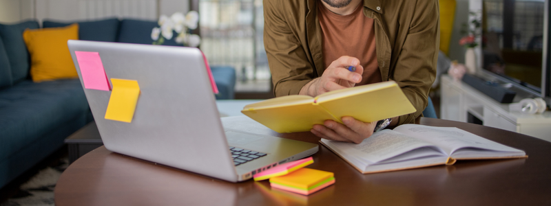universidade-corporativa-yourh-umentor-estudando-online